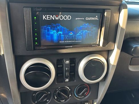 Used 2009 Jeep Wrangler Unlimited Sahara w/ Dual Top Group image 15