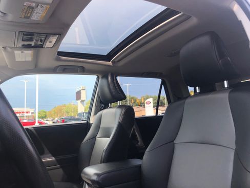 Used 2024 Toyota 4Runner SR5 Premium w/ Moonroof Package AWD/4WD image 17