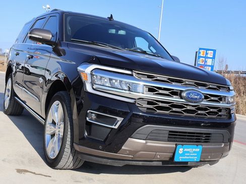 Used 2024 Ford Expedition King Ranch image 6