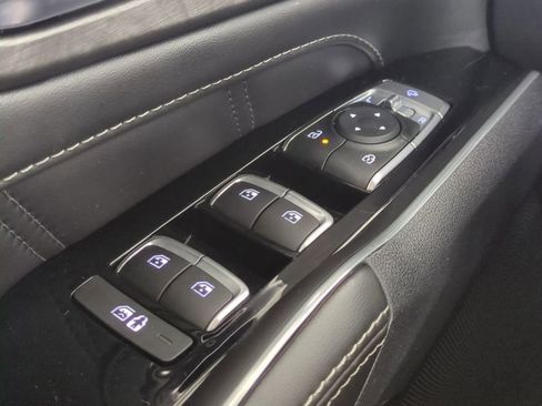 Used 2024 Kia Sorento SX image 32