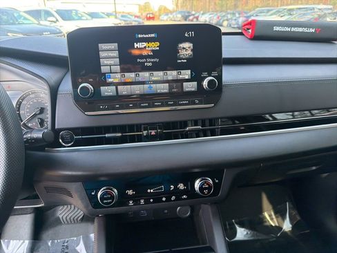 Used 2024 Mitsubishi Outlander SE image 17