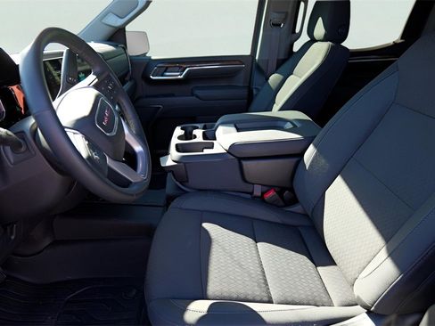 New 2025 GMC Sierra 1500 Elevation image 9