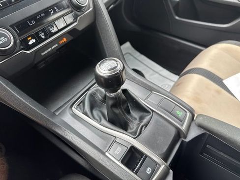 Used 2018 Honda Civic Sport image 19