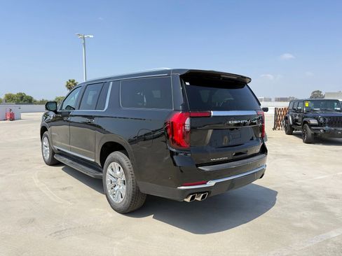 Used 2025 GMC Yukon XL Denali AWD/4WD image 2