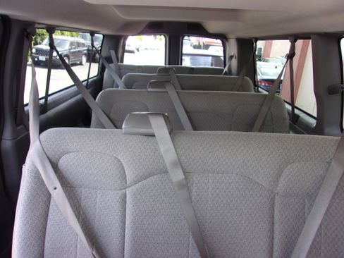 Used 2016 Chevrolet Express 3500 LT w/ LT Preferred Equipment Group image 32