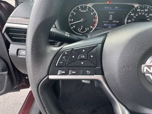 Used 2024 Nissan Altima 2.5 SV FWD image 18