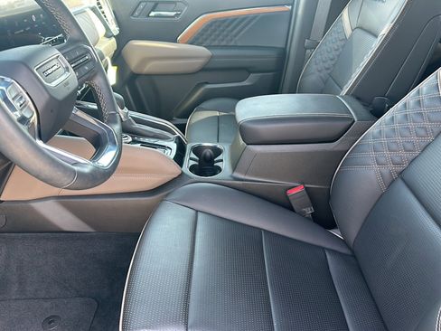 Used 2023 GMC Canyon Denali image 13