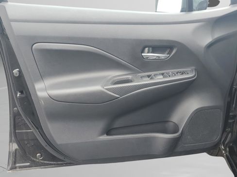 Used 2025 Nissan Versa SV FWD image 18