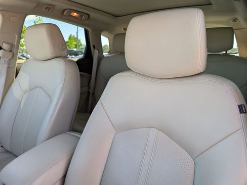 Used 2013 Cadillac SRX Luxury w/ Driver Awareness Package FWD image 18