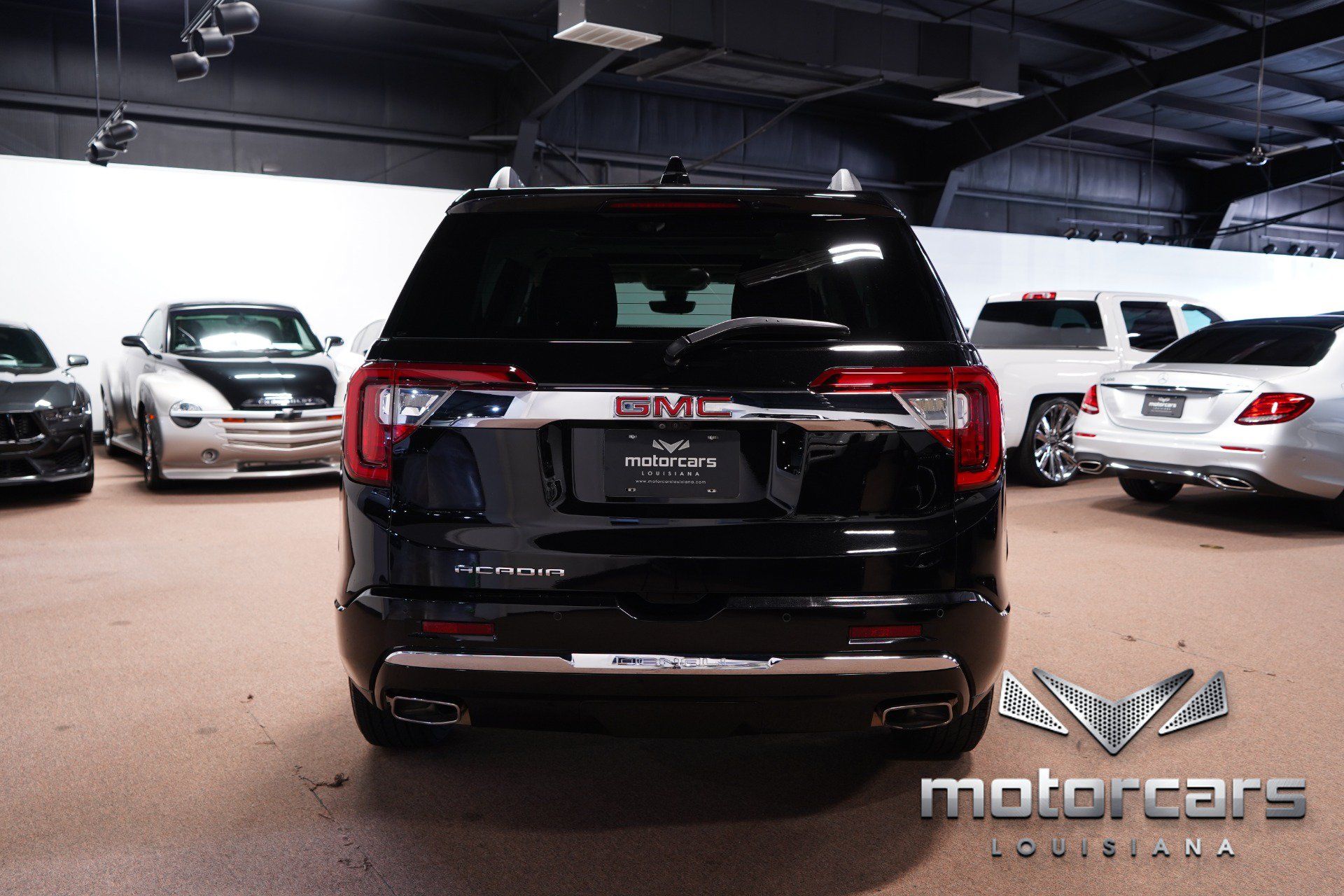 Used 2021 GMC Acadia Denali w/ Denali Technology Package FWD image 6