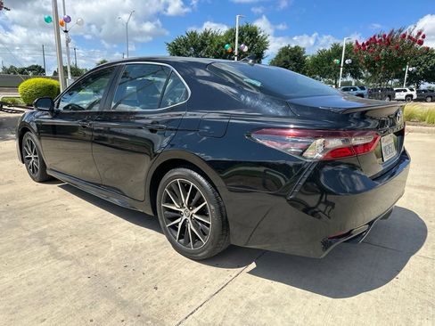 Used 2024 Toyota Camry SE FWD image 4