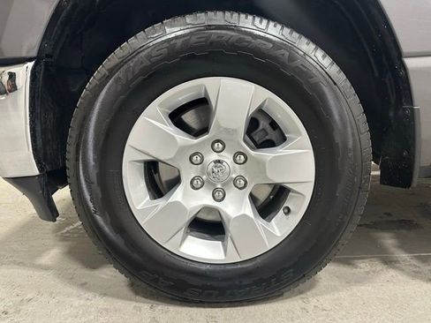 Used 2019 RAM 1500 Big Horn image 25