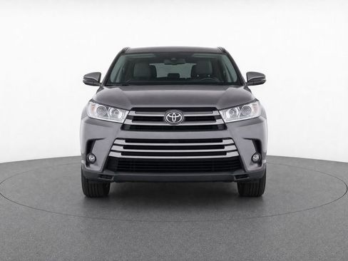 Used 2019 Toyota Highlander LE FWD image 7