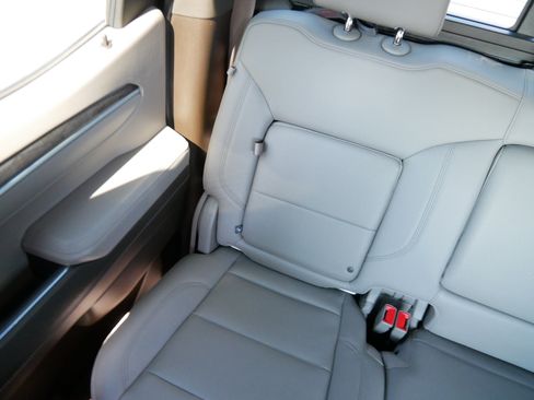 Used 2023 Chevrolet Silverado 1500 LTZ w/ LTZ Convenience Package II AWD/4WD image 12