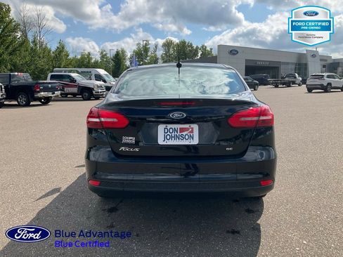 Used 2017 Ford Focus SE w/ Cold Weather Package FWD image 23