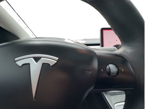 Used 2025 Tesla Model Y Long Range RWD image 38