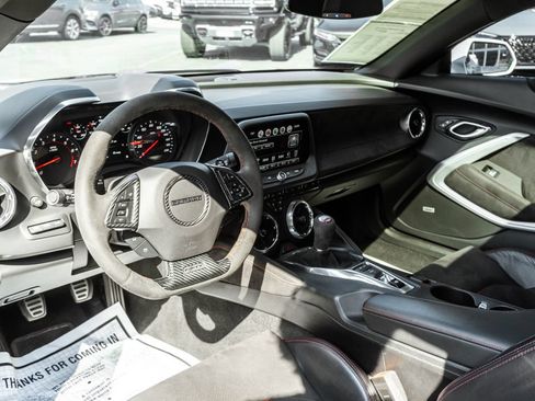 Used 2017 Chevrolet Camaro ZL1 RWD image 9
