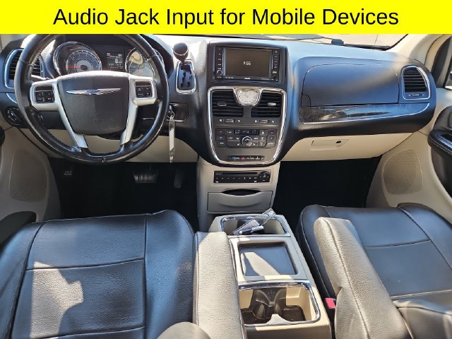 Used 2011 Chrysler Town & Country Touring-L w/ Entertainment Group #2 FWD image 7