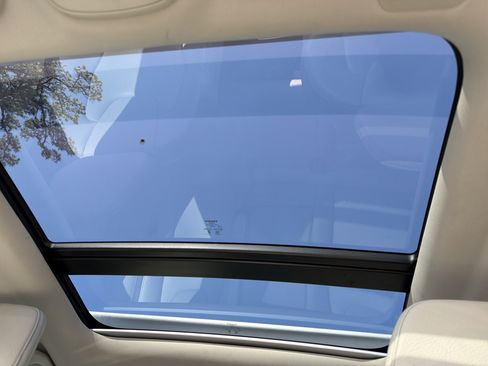 Certified 2024 Volvo S60 B5 Plus w/ Climate Package image 28