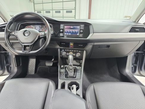 Used 2019 Volkswagen Jetta SE FWD image 27