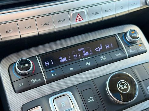 Used 2021 Hyundai Palisade SEL w/ Premium Package image 16