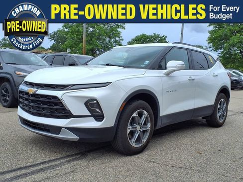 Used 2023 Chevrolet Blazer LT FWD image 1
