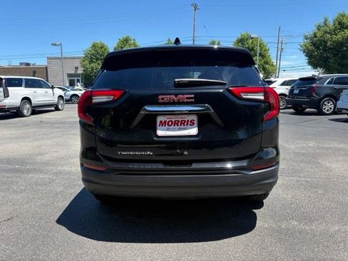 Used 2024 GMC Terrain SLE w/ LPO, Floor Liner Package FWD image 5