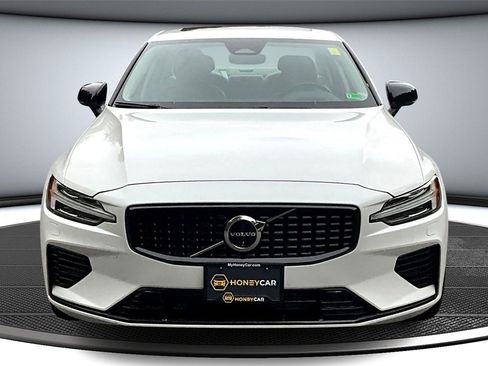 Used 2024 Volvo S60 T8 Ultimate w/ Climate Package image 2