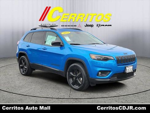 Certified 2023 Jeep Cherokee Altitude Lux image 1
