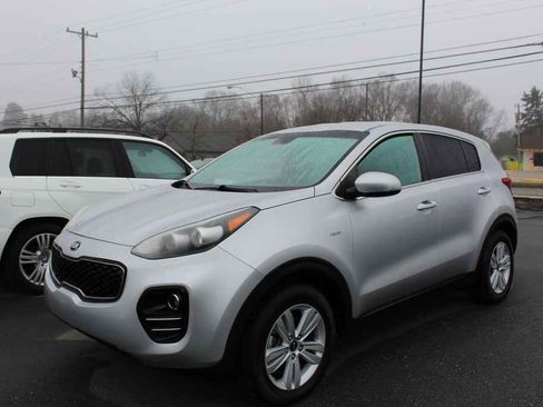 Used 2017 Kia Sportage LX image 1