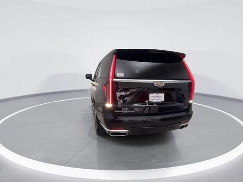 Used 2023 Cadillac Escalade Premium Luxury AWD/4WD image 7