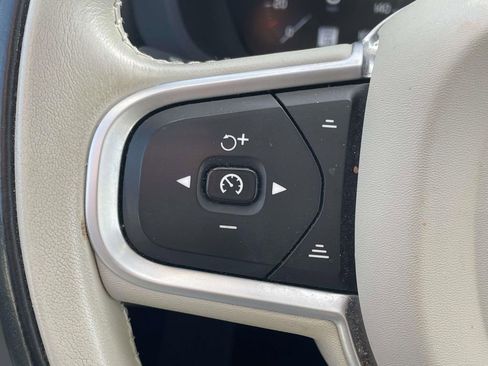 Used 2021 Volvo XC60 T8 Inscription Expression w/ Climate Package image 10