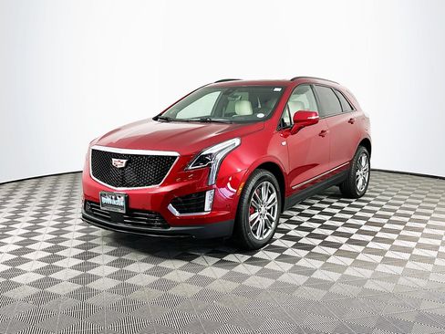 Used 2025 Cadillac XT5 Sportv w/ Technology Package image 3