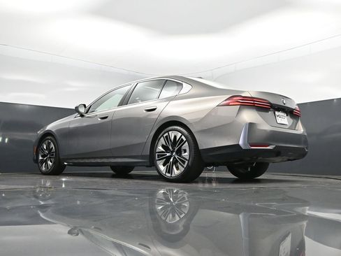 Certified 2026 BMW 530i image 40