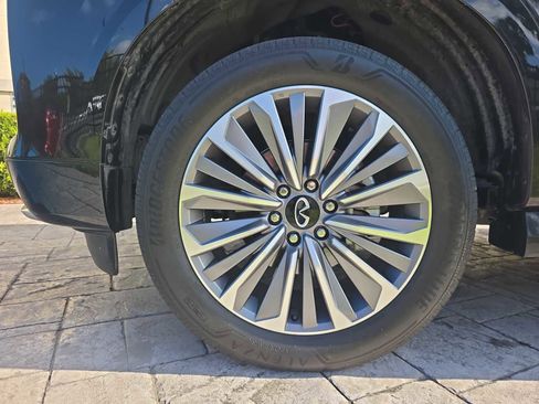 Certified 2025 INFINITI QX80 Sensory AWD/4WD image 12