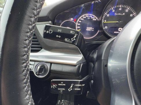 Used 2018 Porsche Panamera Turbo S image 24