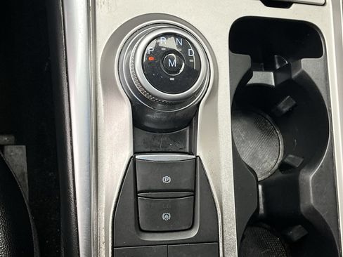 Used 2020 Ford Explorer XLT w/ Equipment Group 202A AWD/4WD image 30