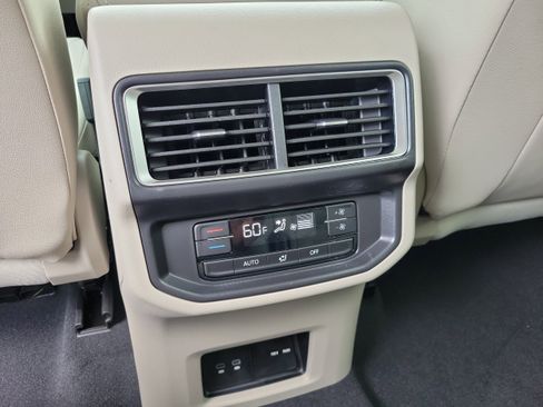 New 2026 Volkswagen Atlas SE FWD image 15