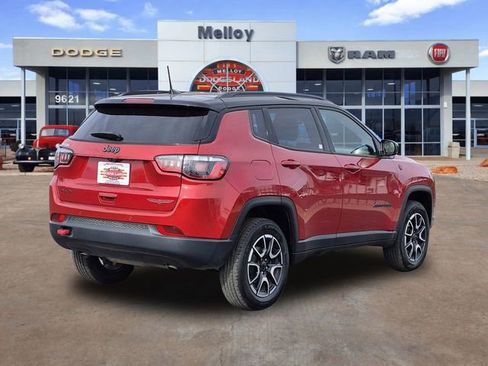 Certified 2025 Jeep Compass Trailhawk AWD/4WD image 4