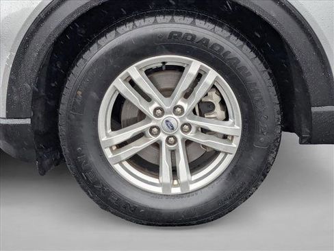 Used 2023 Ford Explorer XLT w/ Equipment Group 202A image 25