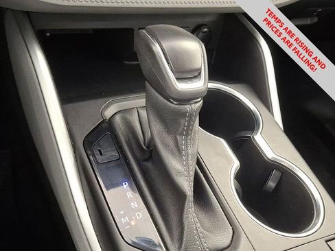 Used 2023 Toyota Highlander LE image 17