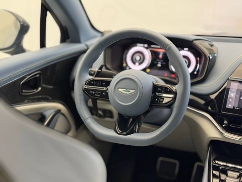 Used 2025 Aston Martin DBX 707 image 17