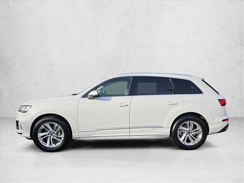 Used 2023 Audi Q7 Premium Plus image 2