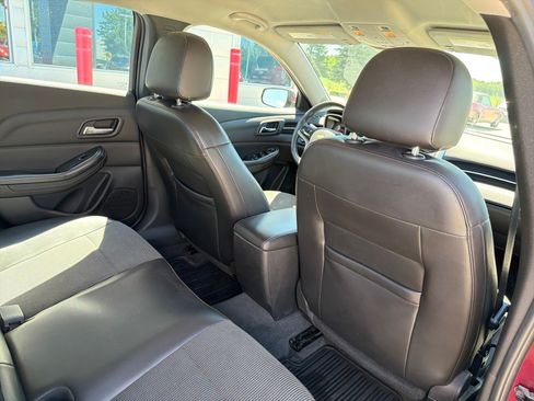 Used 2016 Chevrolet Malibu LT w/ Power Convenience Package FWD image 24