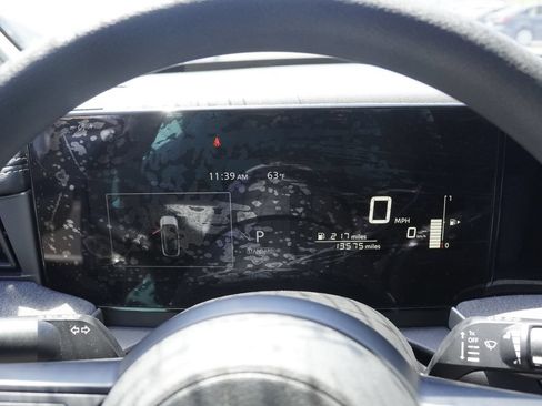 Used 2025 Nissan Kicks SV FWD image 11