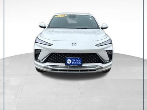 Used 2025 Buick Envista Avenir image 1