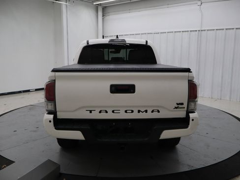 Used 2022 Toyota Tacoma TRD Sport w/ Technology Package image 6