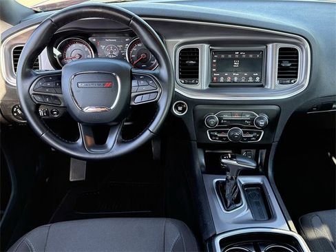 Used 2020 Dodge Charger SXT image 9