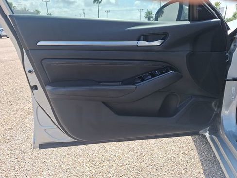 Certified 2022 Nissan Altima 2.5 SL FWD image 10