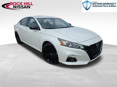 Used 2022 Nissan Altima 2.5 SR w/ Midnight Edition Package